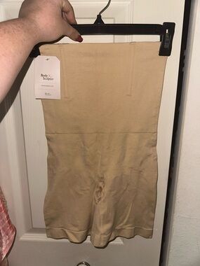 Body Sculptor Nude high waisted shapewear under shorts XL XXL NWT